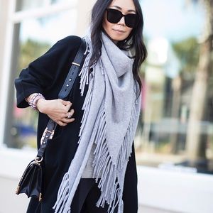 Cashmere Blend Fringed Wrap Scarf in Grey